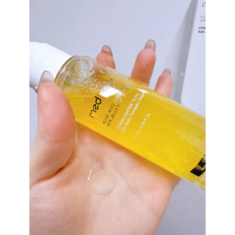 MEDICUBE-KOJIC-ACID-TURMERIC-VITA-JELLY-MIST-SERUM18-768x768