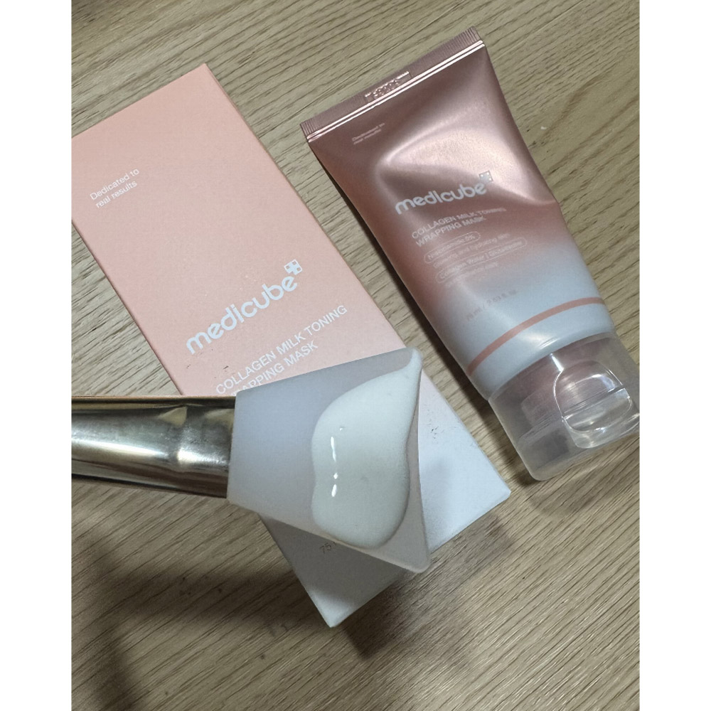 Medicube-Collagen-Milky-Glow-Daytime-Wrapping-Mask-13